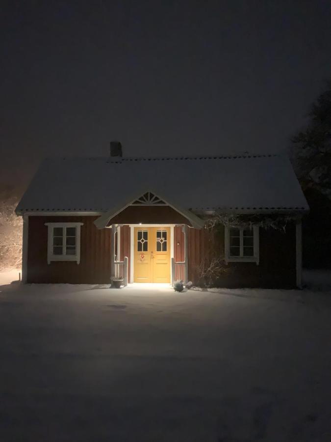 Bo I Egen Stuga Pa Haerlig Oelandsgard Köpingsvik المظهر الخارجي الصورة